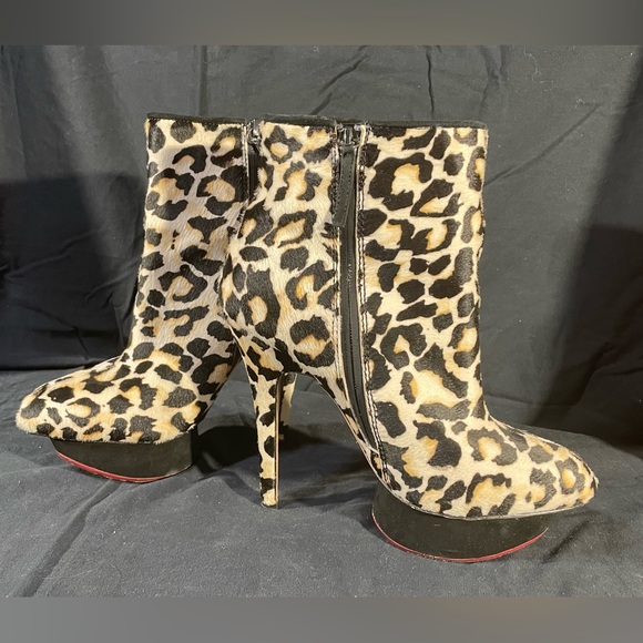 L.A.M.B. Cheetah print pony hair platform ankle boots Size 9 - Picture 3 of 11